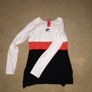Women’s Nike International Longsleeve/Skirt